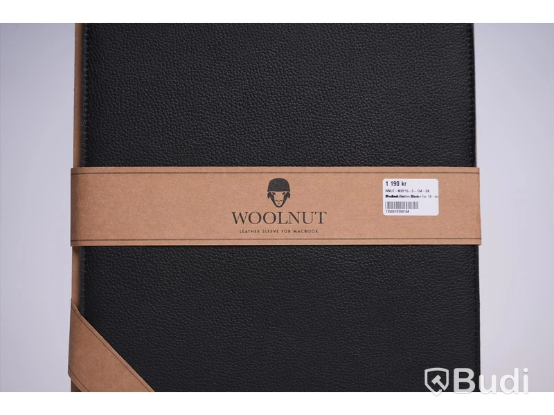 Läderfodral för MACBOOK PRO / WOOLNUT / 16-INCH